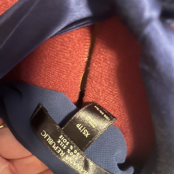 BNWT Banana Republic silk halter tank - deep blue - size xs - Picture 5 of 5